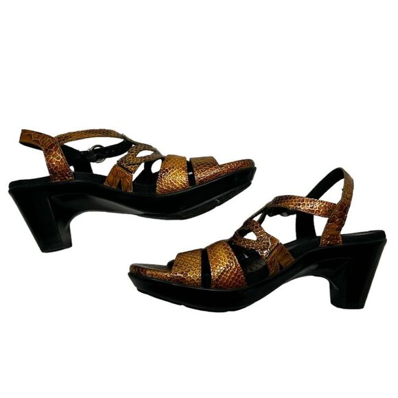 1803 Handcrafted in Portugal Yellow Gold Snakeskin Patterned Open Toe Short Heel - Picture 5 of 12